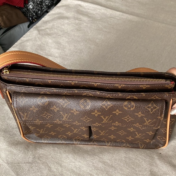 Vintage messenger style LV. - Picture 5 of 11